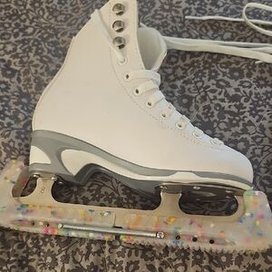 Jackson White Skates  Girls Size 1 with Vibrant Guard Size 1 Kids